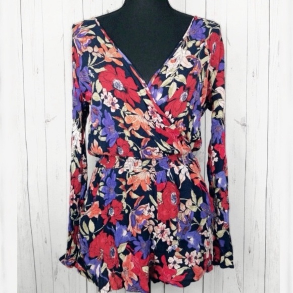 🌹BAND OF GYPSIES OPEN FRONT ROMPER FLORAL PATTERN - Picture 2 of 8